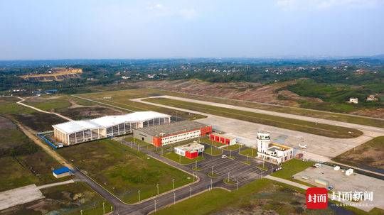 首現有人機與無人機同場飛行 自貢航空產業(yè)園即將上演“飛行秀”