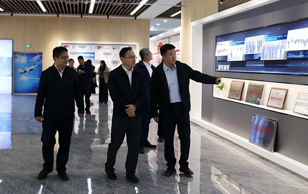 中國鋼研黨委副書記、總經理高宏斌一行 到航產集團調研